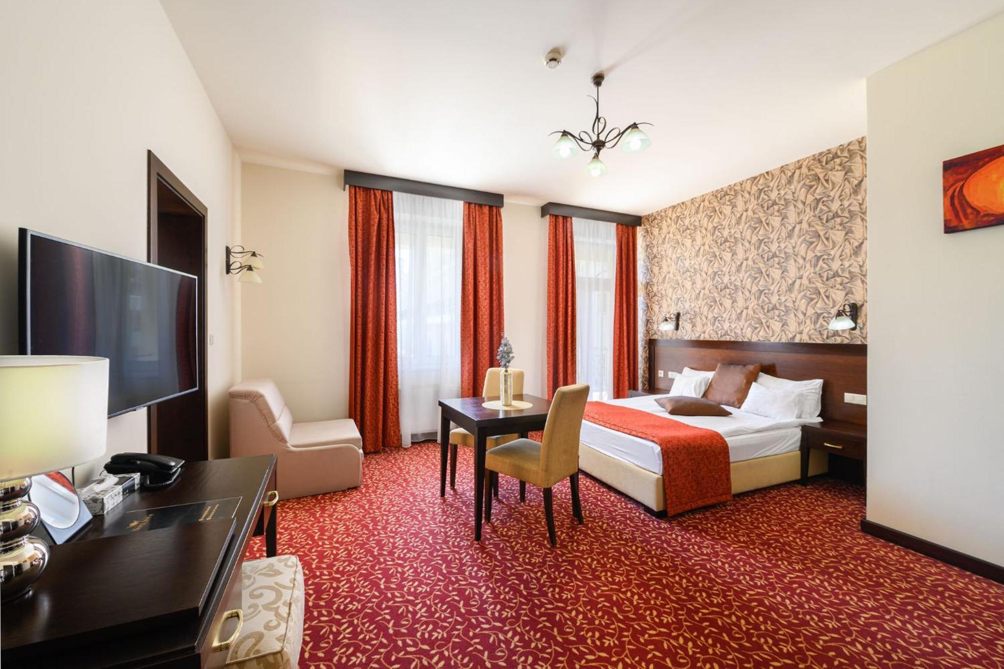 Aurum 4*