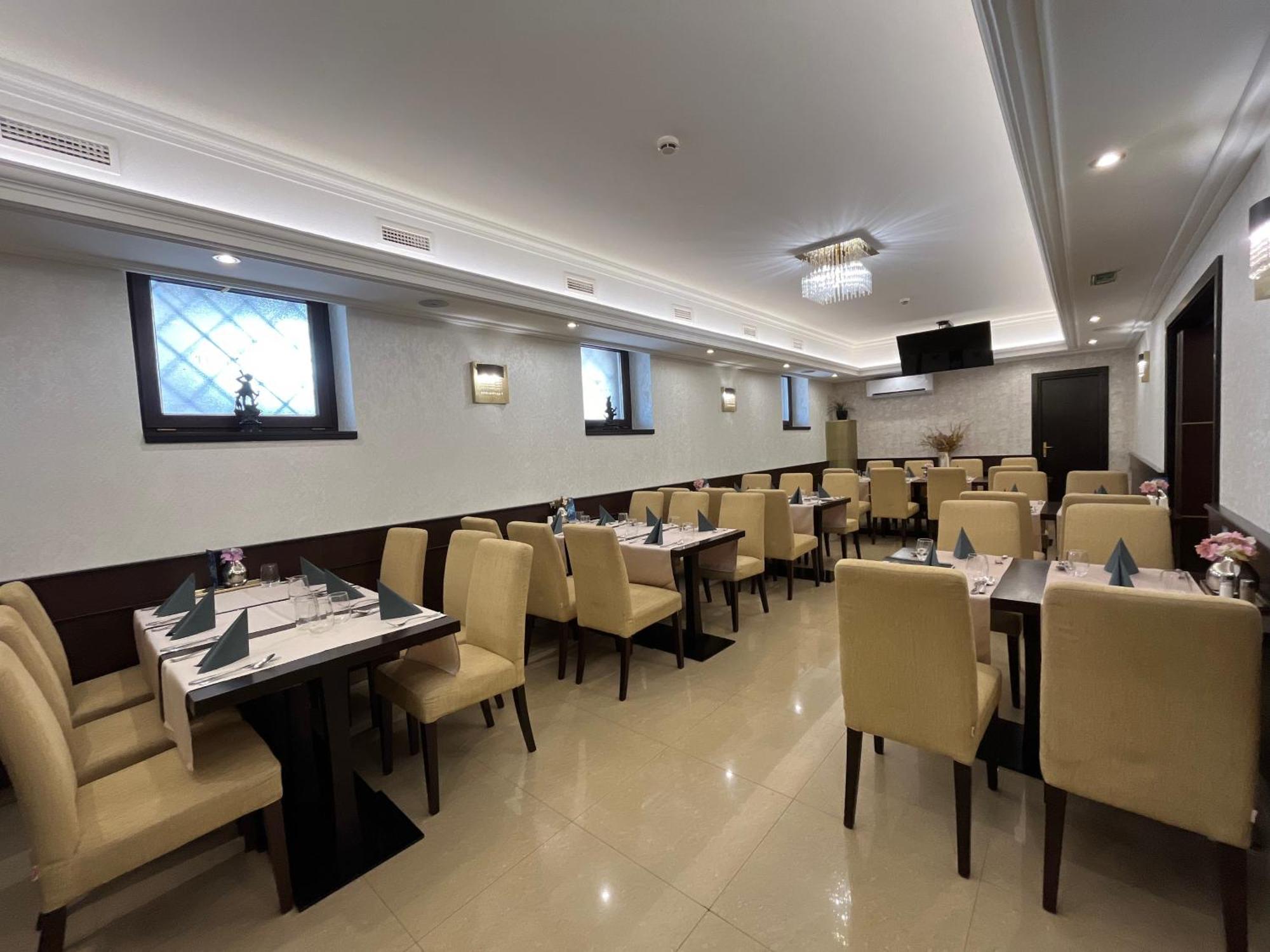 Aurum Hotel 4*